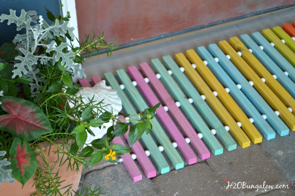 DIY summer wood doormat for the One Power Tool Challenge making a project with only 1 power tool.  This round is a drill.  See 12 other star bloggers  linked who share their fabulous drill projects too. Good beginner tool projects to make and use!  H2OBungaloe #onepowertoolchallenge #build #tools 