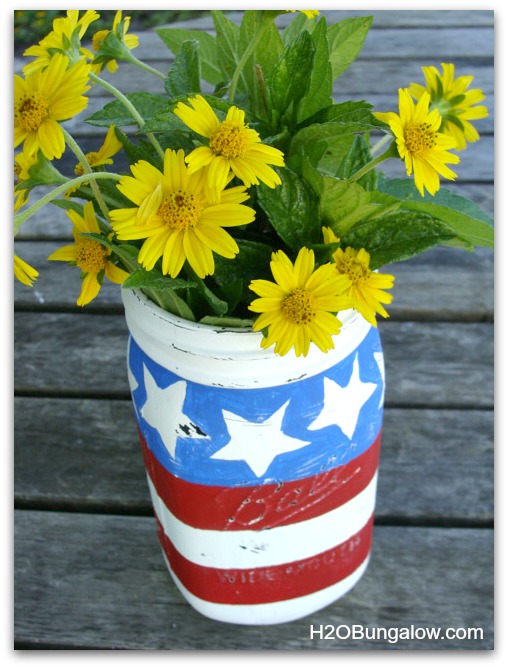 Favorite patriotic DIY projects that will inspire your next red white and blue project. Lists furniture makeovers to home decor and dessert too. Find this and over 450 inspiring DIY projects in home decor and home improvement at H2OBungalow.com 