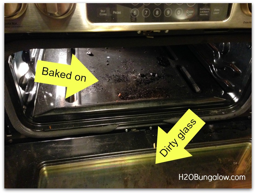 Naturally Clean Your Oven Without Chemicals Using One Common Kitchen Ingredient. It's safe and it's easy. www.H2OBungalow.com #greencleaning #naturalcleaning 