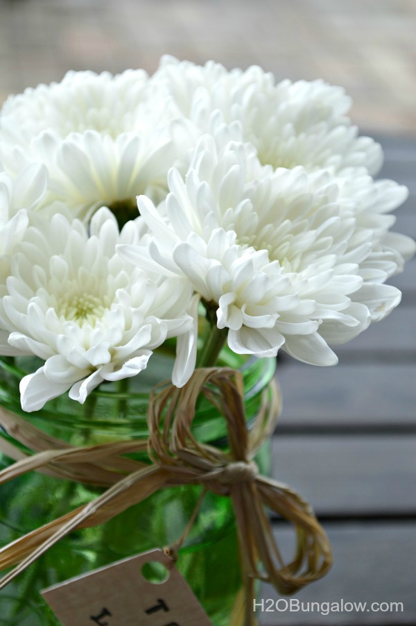 Make memories togeher with this simple Mason jar flower vase craft for Grandparents Day www.H2OBungalow.com #giftidea