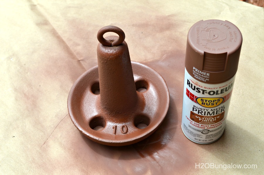 EAsy DIY vintage anchor doorstop project with tips on sealing vintage rusty metal to use in home decor. www.H2OBungalow.com #Nauticaldecor 