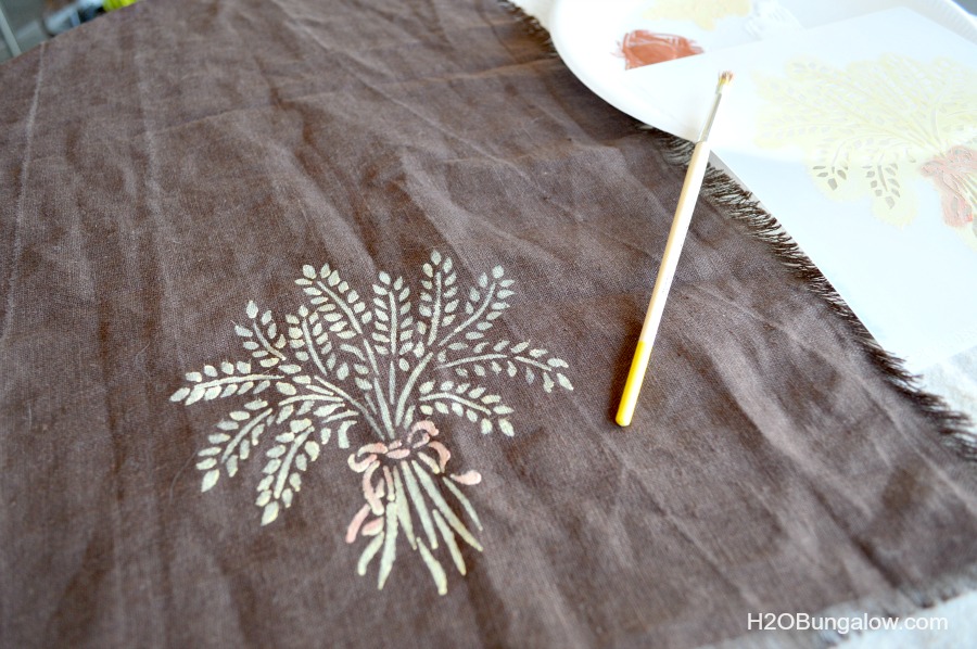 Stenciled-tea-towel-bread-basket-liner-H2OBungalow