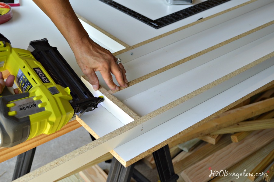 Building frame for concrete counter top