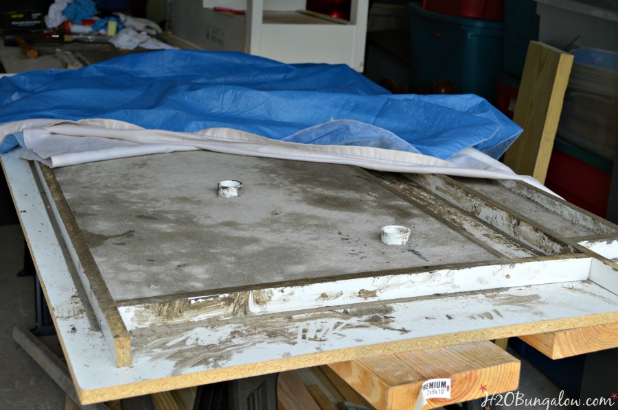 Dry DIY concrete in mold