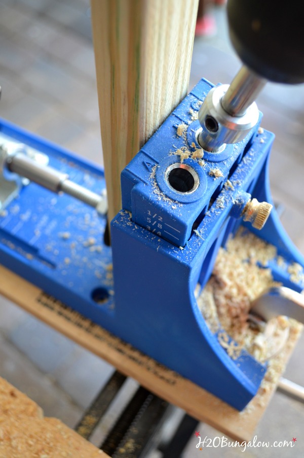 Use a Kreg Jig to make pocket holes on your DIY outdoor patio table -H2OBungalow