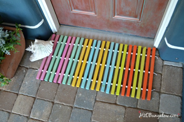 DIY summer wood doormat for the One Power Tool Challenge where each blogger makes a project with only 1 power tool. This round is a drill. See 12 other star bloggers linked who share their drill projects too. Good beginner tool projects to make and use! H2OBungalow #onepowertoolchallenge #build #tools 