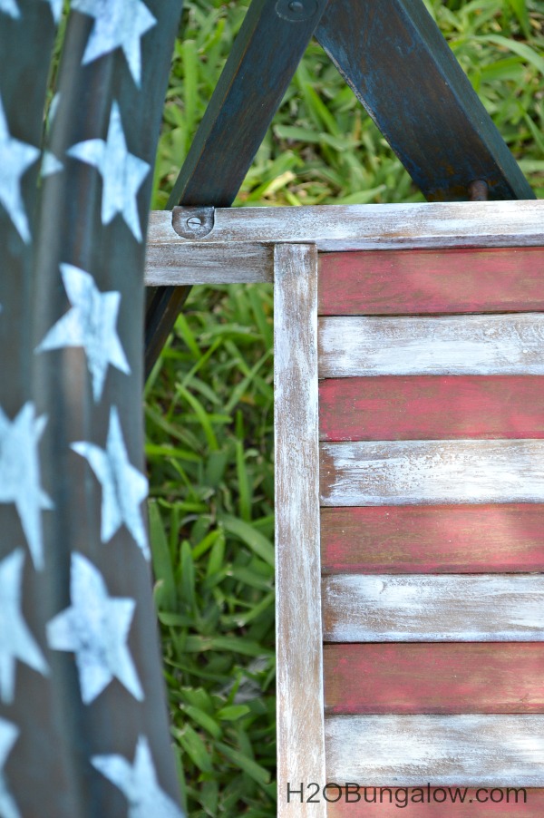 Handpainted red white and blue patriotic chairs for the Patriotic themed tour see this and many more ultra creative red white and blue themed projects in this tour H2OBungalow 