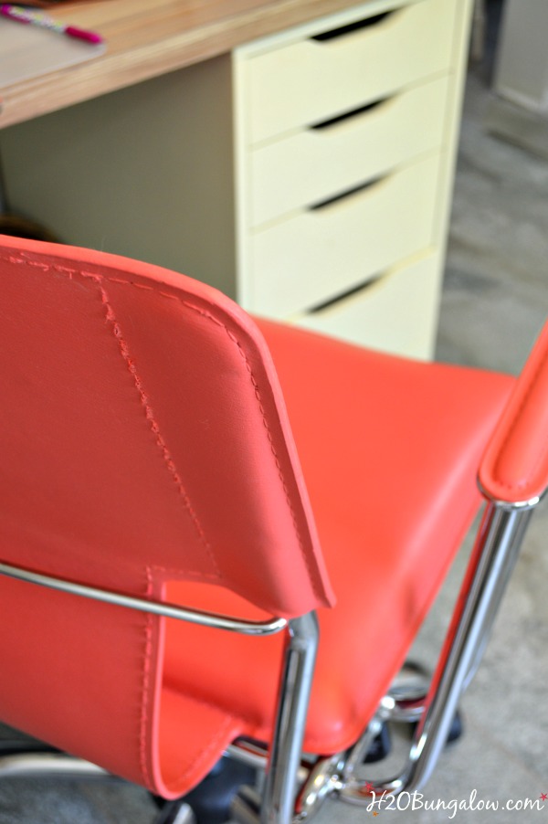 Perfect smooth finish on Chalk Painted modern leather office chair See tutorial and pint color recipe in this post by -H2OBungalow #paintedfurniture #modernpaintedfurniture 