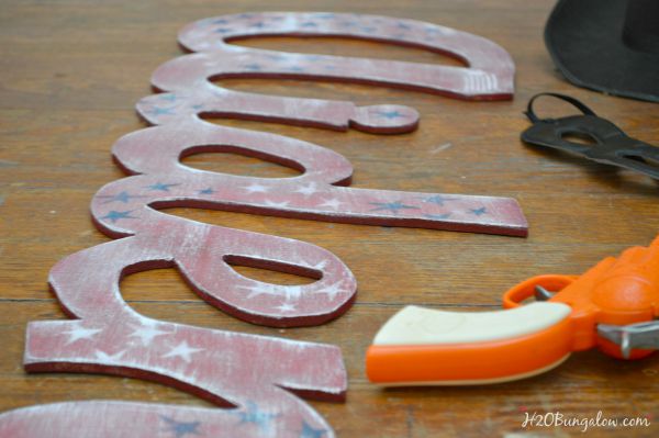 $10 and under power tool project DIY tutorial list and reader challenge. Find this and many more budget friendly power tool projects in this post. 