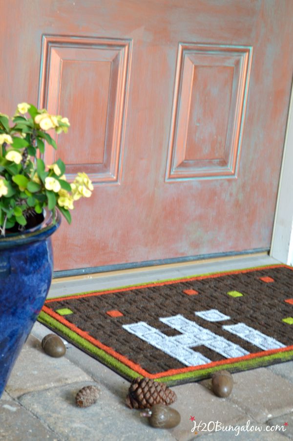 Transition into fall with this easy DIY fall doormat project www.H2OBungalow.com #fall