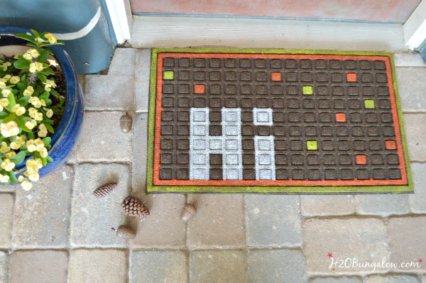 Transition into all withthis easy DIY fall dormat project www.H2OBungalow.com