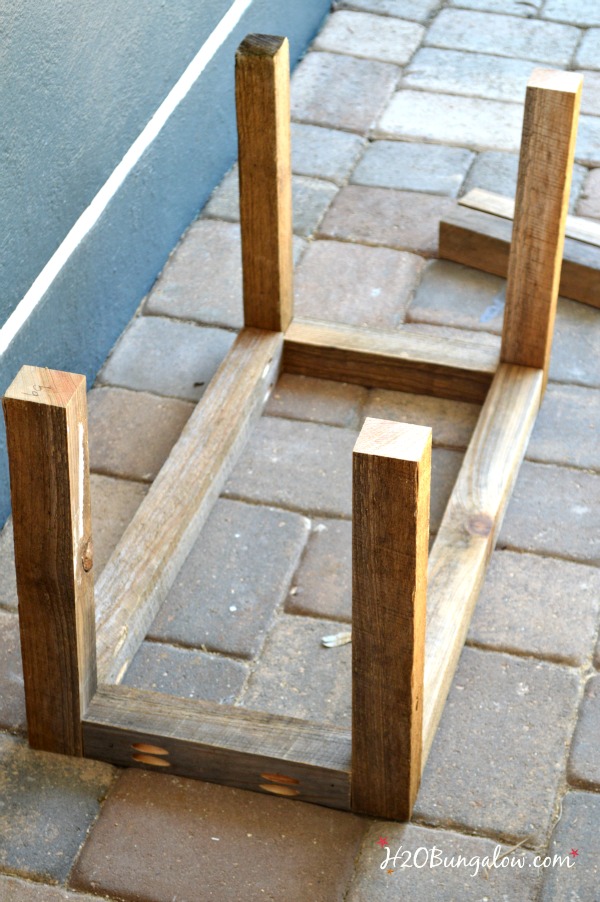 Make a simple DIY wood bench or table. This is a great beginner build project. Linked to the Power Tool Challenge Team and several other simple DIY tool projects www.H2OBungalow #PowerToolChallengeTeam