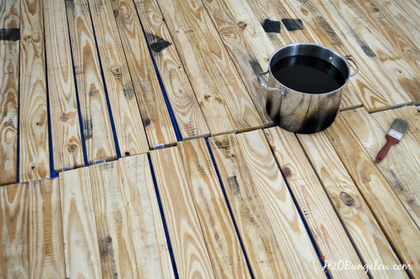 How to stain wood without chemicals, using 3 ingredients from your kitchen. tea, vinegar and steel wool - H2OBungalow.com 
