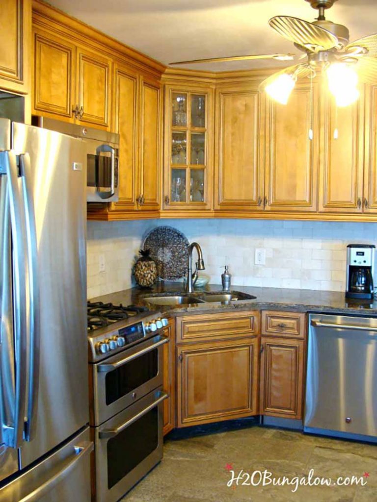 full view of kitchen using best organizing ideas
