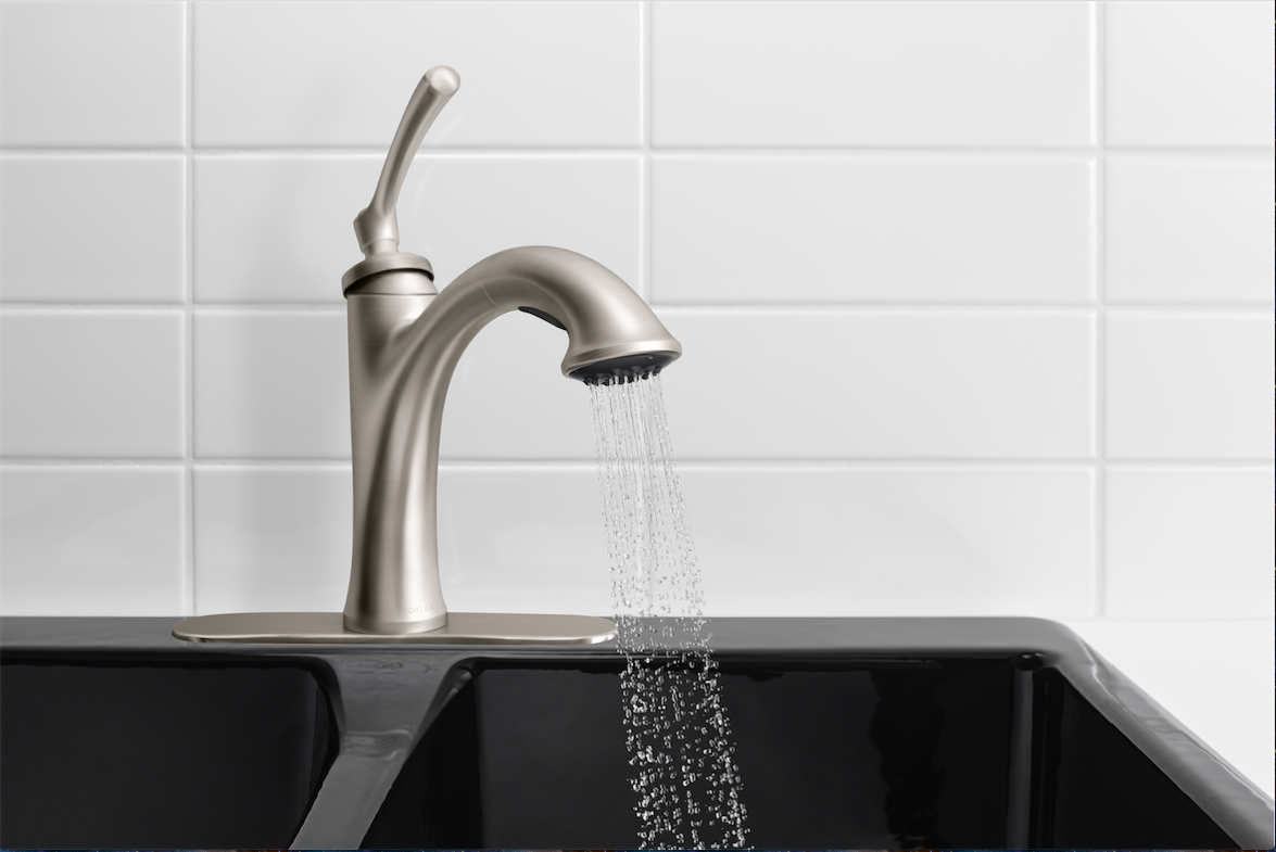 5 tips for selecting the best kitchen faucet for your needs has good advice with questions to ask yourself before you make the decision to replace your old kitchen faucet H2OBungalow