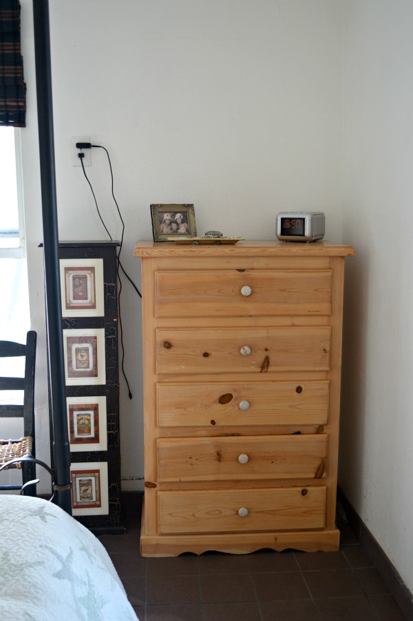dresser before-painting-H2OBungalow