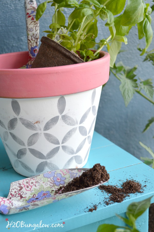 stencil terracotta pots