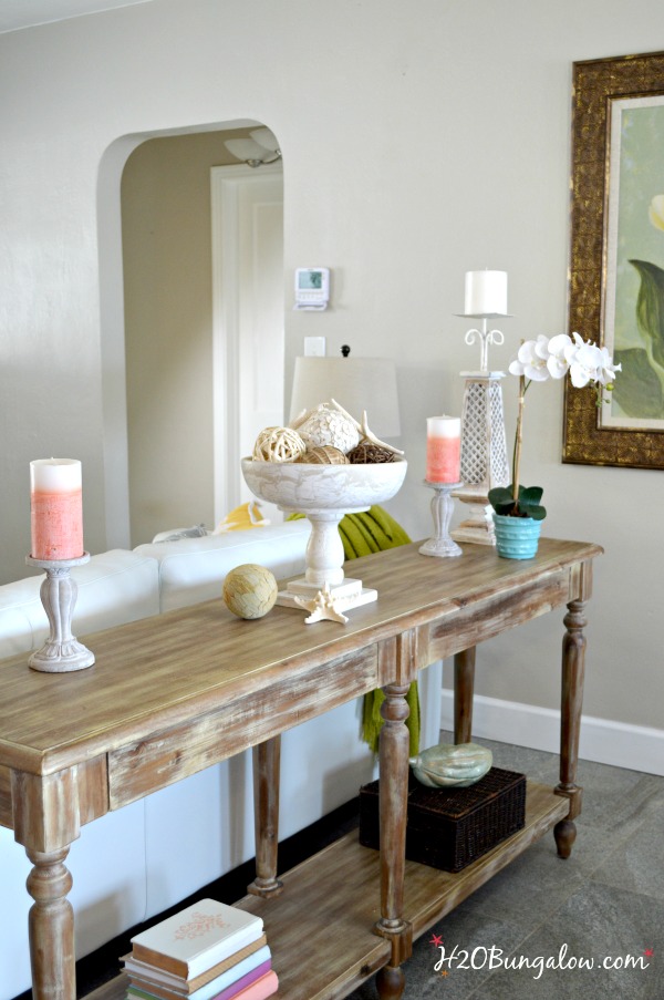 Tutorial to make a repurposed DIY bed spindle pedestal bowl from a bed frame and wood bowl. Make with or without power tool. Awesome home decor item.