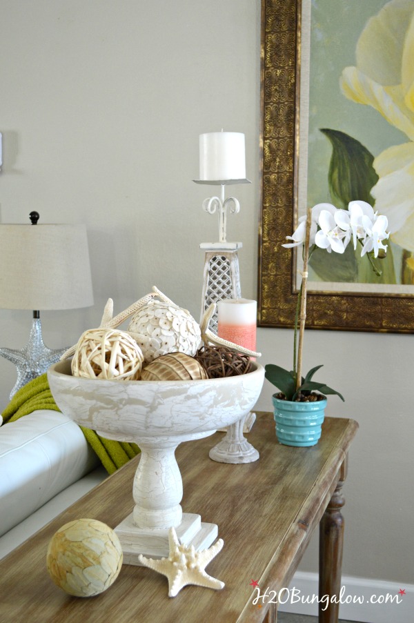 Tutorial to make a repurposed DIY bed spindle pedestal bowl from a bed frame and wood bowl. Make with or without power tool. Awesome home decor item.