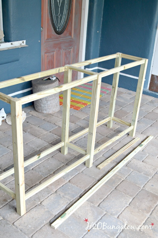 Frame-for-DIY-wood-outdoor-sofa-table-H2OBungalow