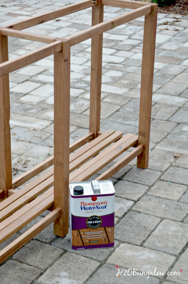 stain-outdoor-DIY-sofa-table-with-Thompsons-WaterSeal-H2OBungalow