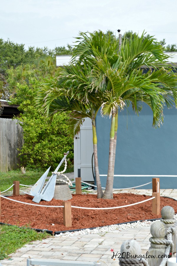 DIY coastal rope garden border fence tutorial. Works for any size area, make a rope fence short or tall. Simple one day DIY H2OBungalow