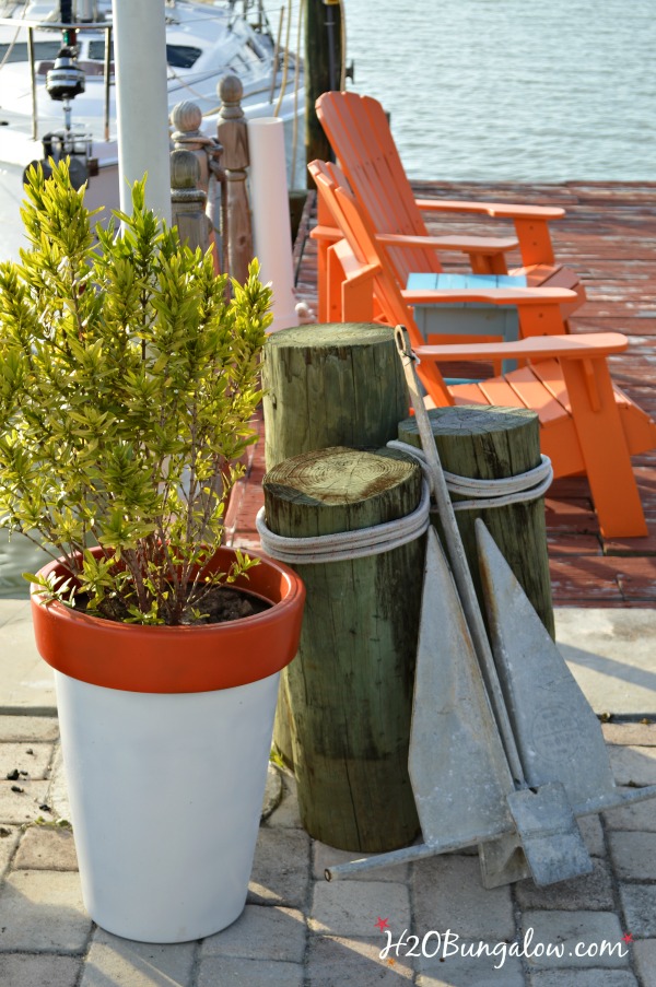 Simple tutorial with 3 tips for painting outdoor planters and your outdoor paint project will last a long time. H2OBungalow