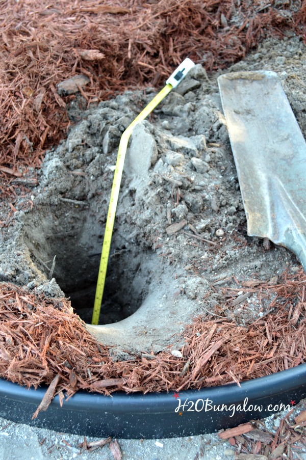dig-holes-for-coastal-rope-garden-edging-H2OBungalow