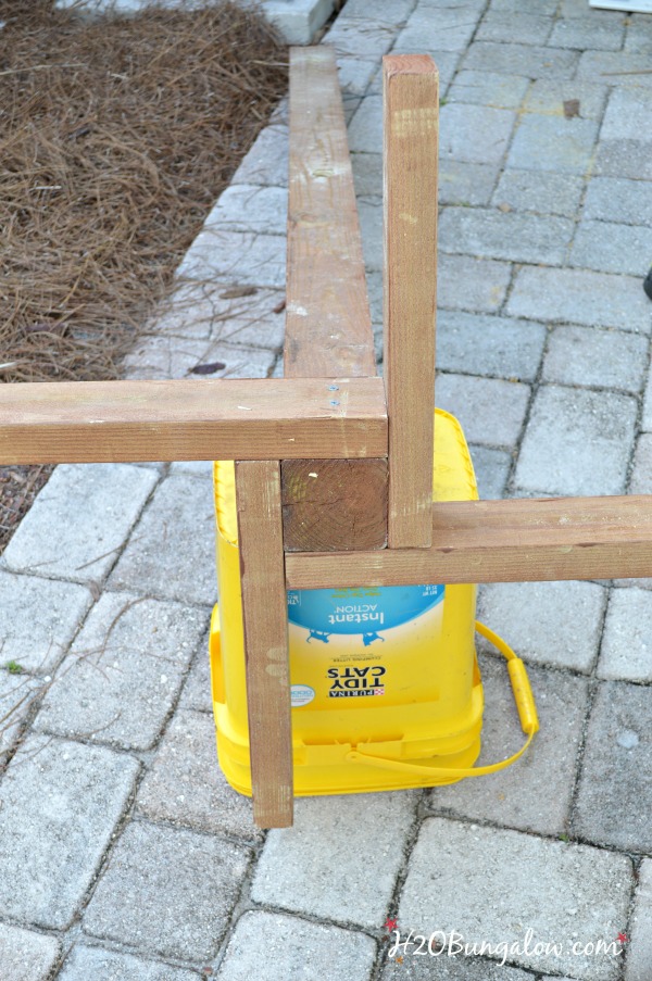 DIY Outdoor Standing Towel Rack H2OBungalow