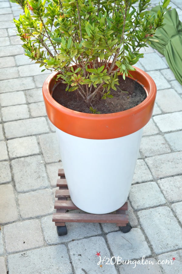 spray-painted-planters-H2OBungalow