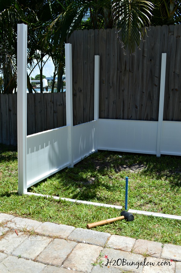 Hide the uglies in your yard with this easy privacy screen. Simple DIY fence, no tools, hardware, glue or concrete needed. H2OBungalow 