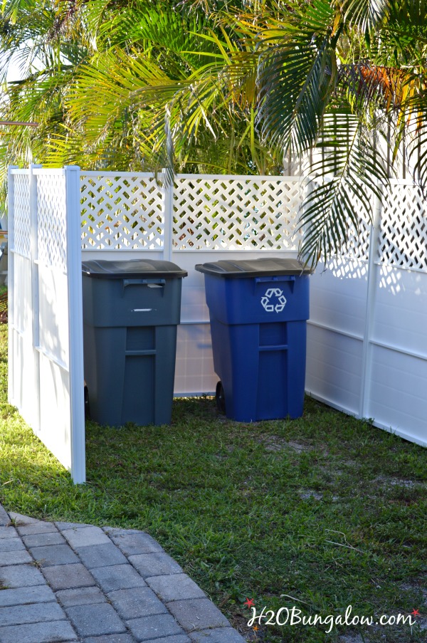 Hide the uglies in your yard with this easy privacy screen. Simple DIY fence, no tools, hardware, glue or concrete needed. H2OBungalow 