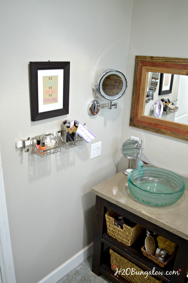 small-bath-organization-on-wall-h2obungalow