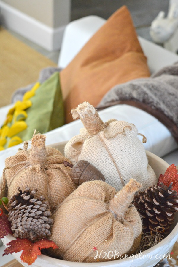 Felted wool throw pillow tutorial to make envelope style pillow covers. Easy simple sew home decor project perfect for fall using textured felt fabric. 