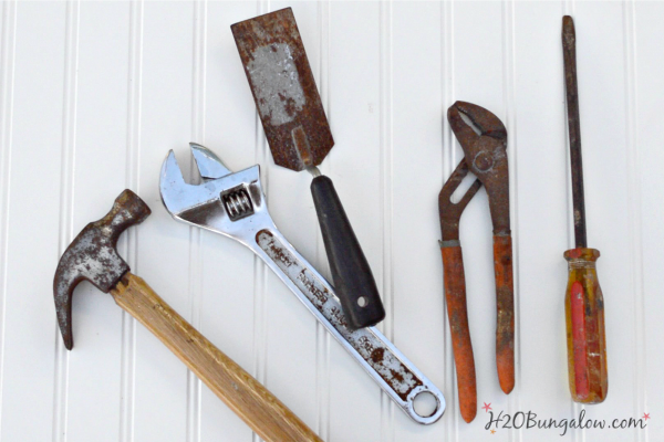 How to Clean Rusty Tools, 5 Ways