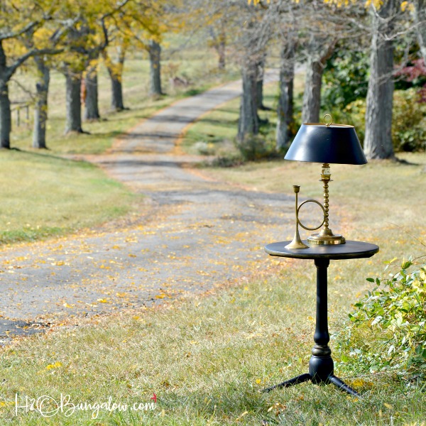 Tutorial on how to apply liquid gilding to furniture. Liquid gilding also known as liquid gold leaf is easy to apply and adds an elegant touch to furniture.