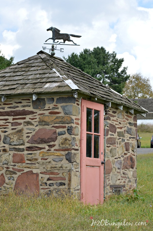 old-stone-smokehouse-h2obungalow