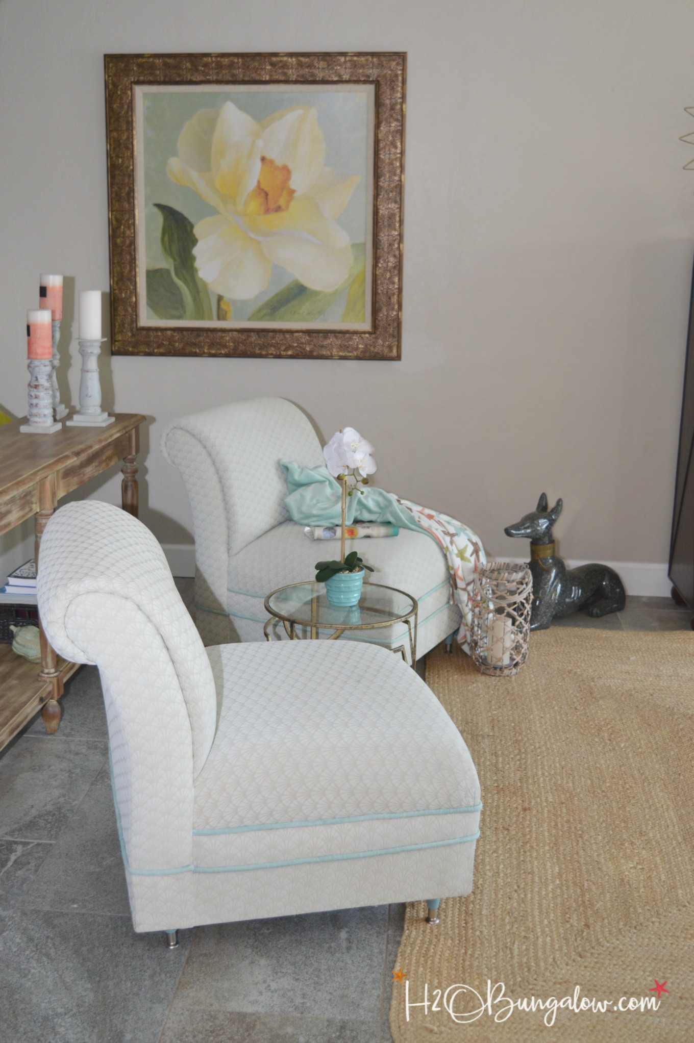 upholstery spray paint--amazing!  Painted chair, Upholstery, Diy furniture