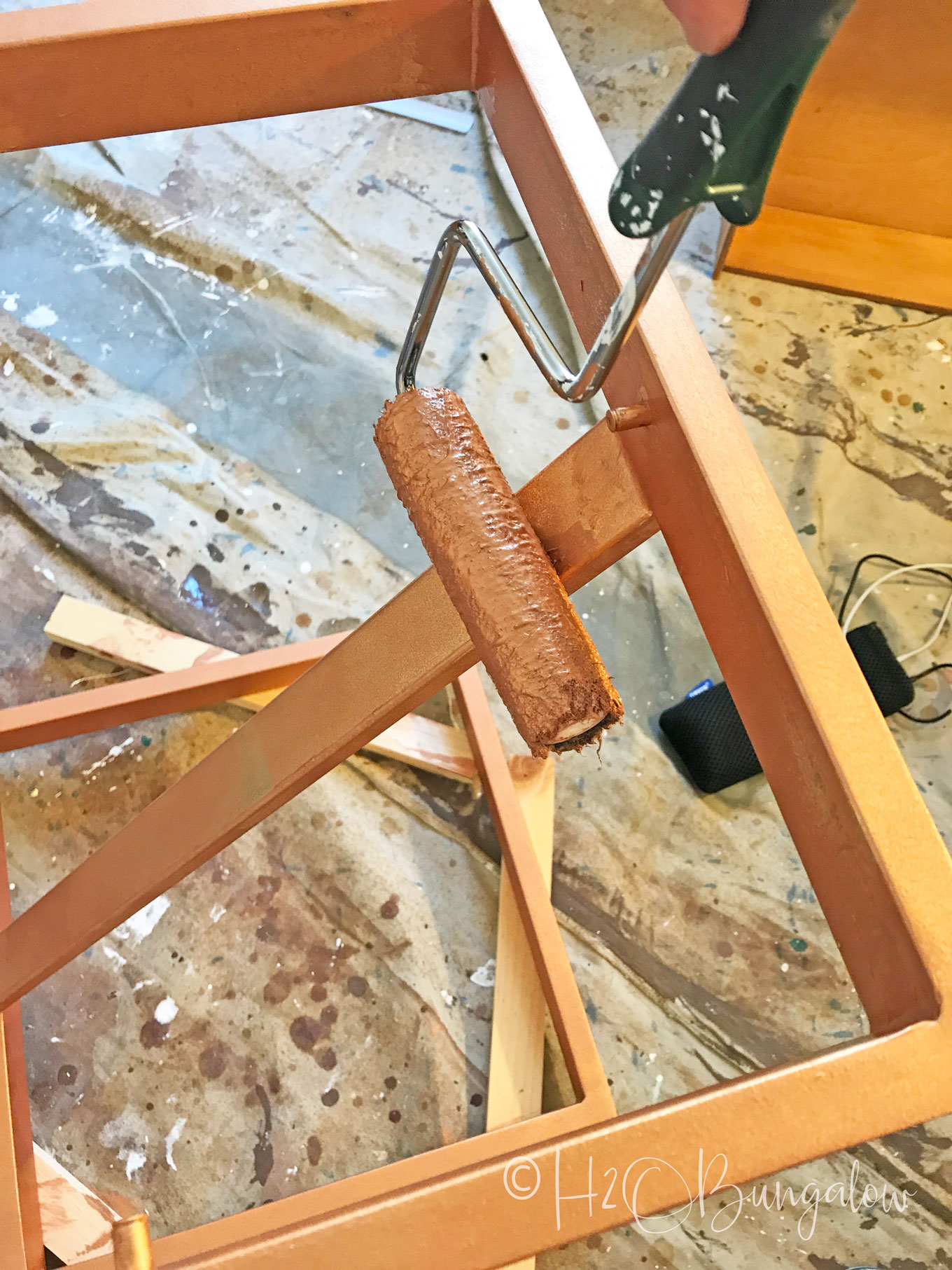 DIY tutorial to make a repurposed metal and wood side table from an old gold glass table into a wood and metal contemporary or rustic side table.