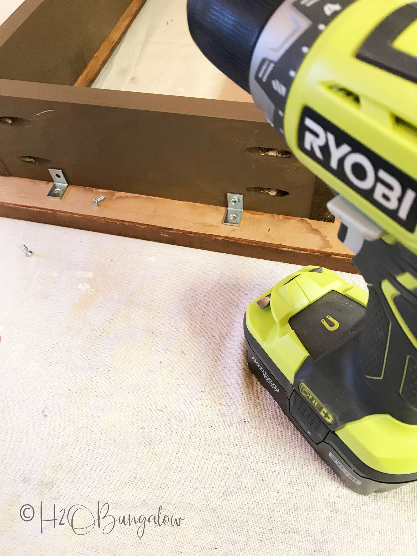 How to Make Your Own DIY Picture Frames Without Power Tools