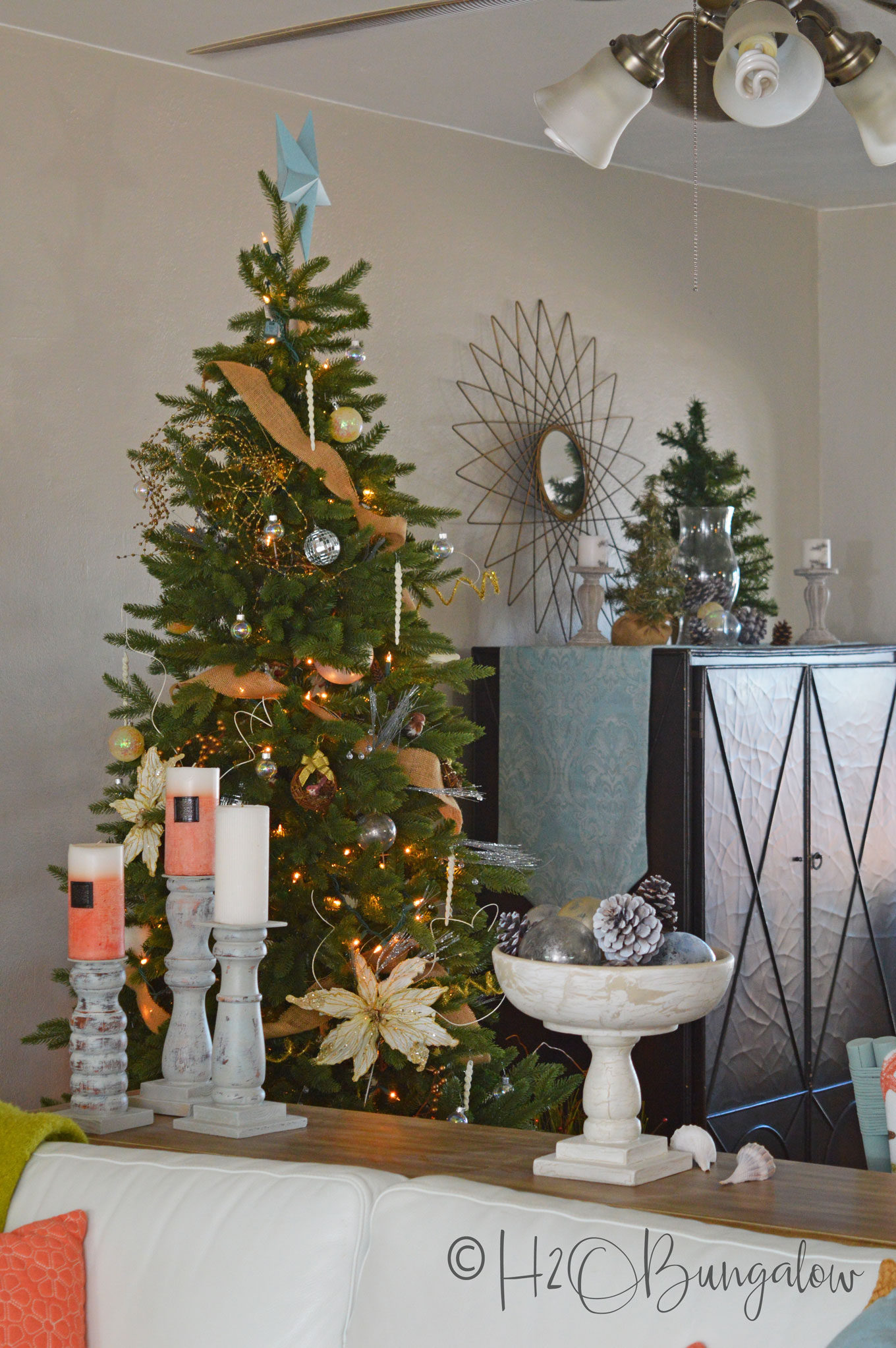 H2OBungalow Christmas home tour at the beach with several neutral holiday decor DIY projects and tutorials.