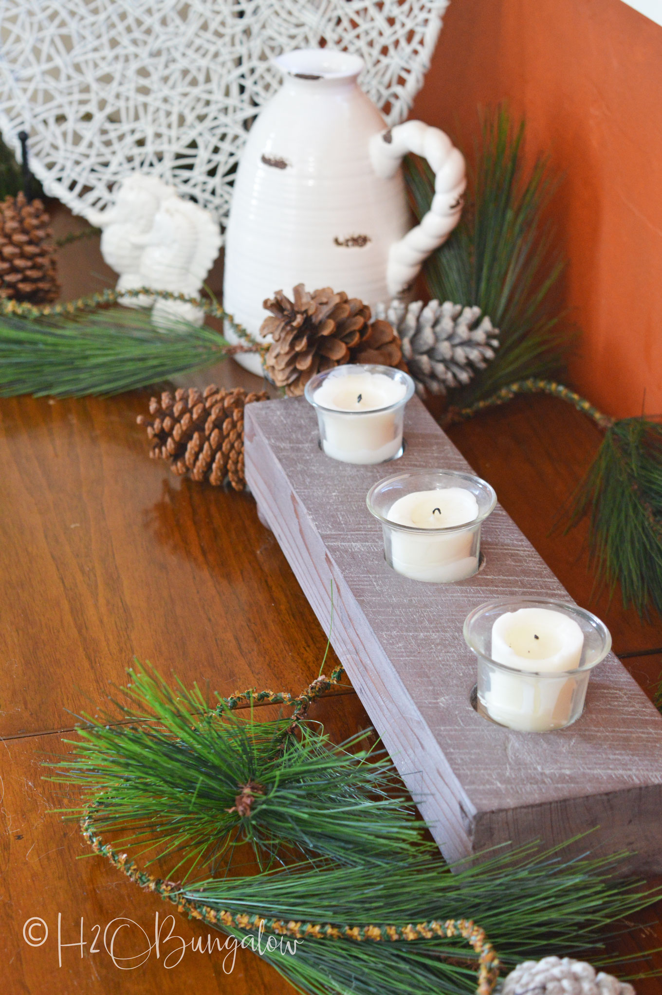 H2OBungalow Christmas home tour at the beach with several neutral holiday decor DIY projects and tutorials.