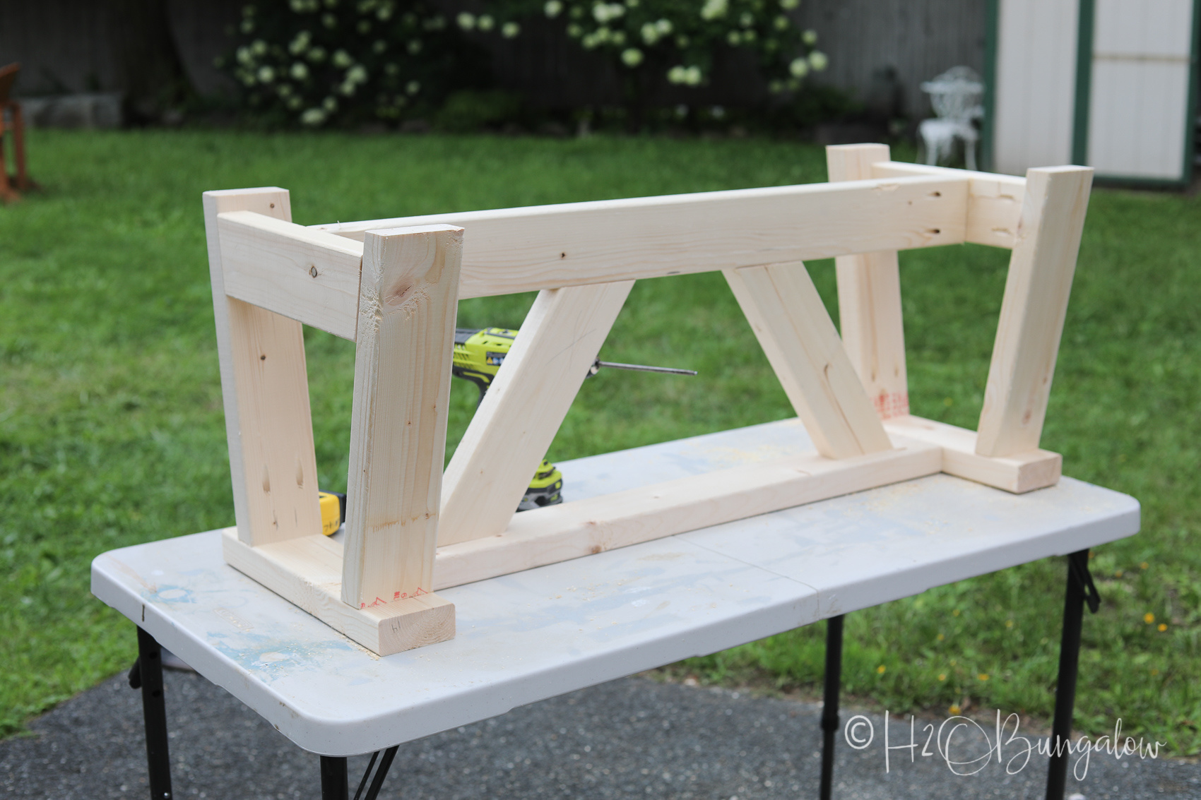 finishing tips for a DIY modern rustic wood bench tutorial 