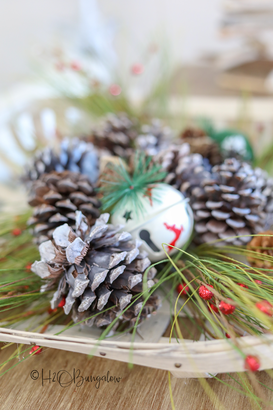 DIY Tobacco basket with greens and pine cones 