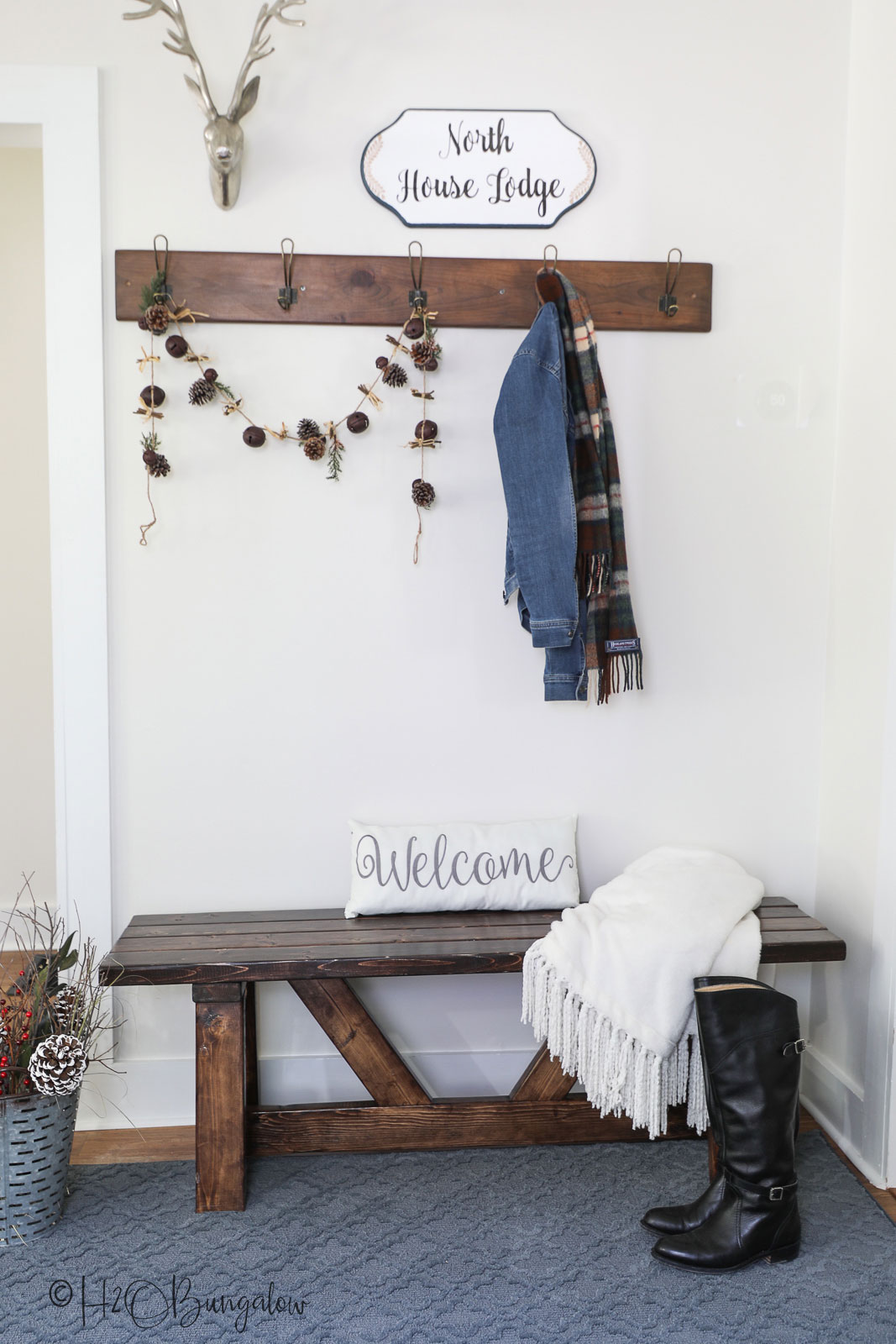 Three simple steps to create an inviting entryway