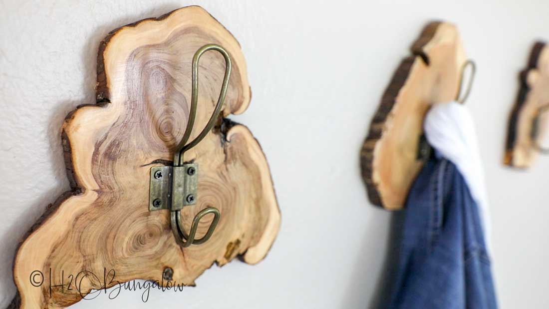 Live Edge Oak Coat Rack with Plain Hooks – Cutting Edge Creations