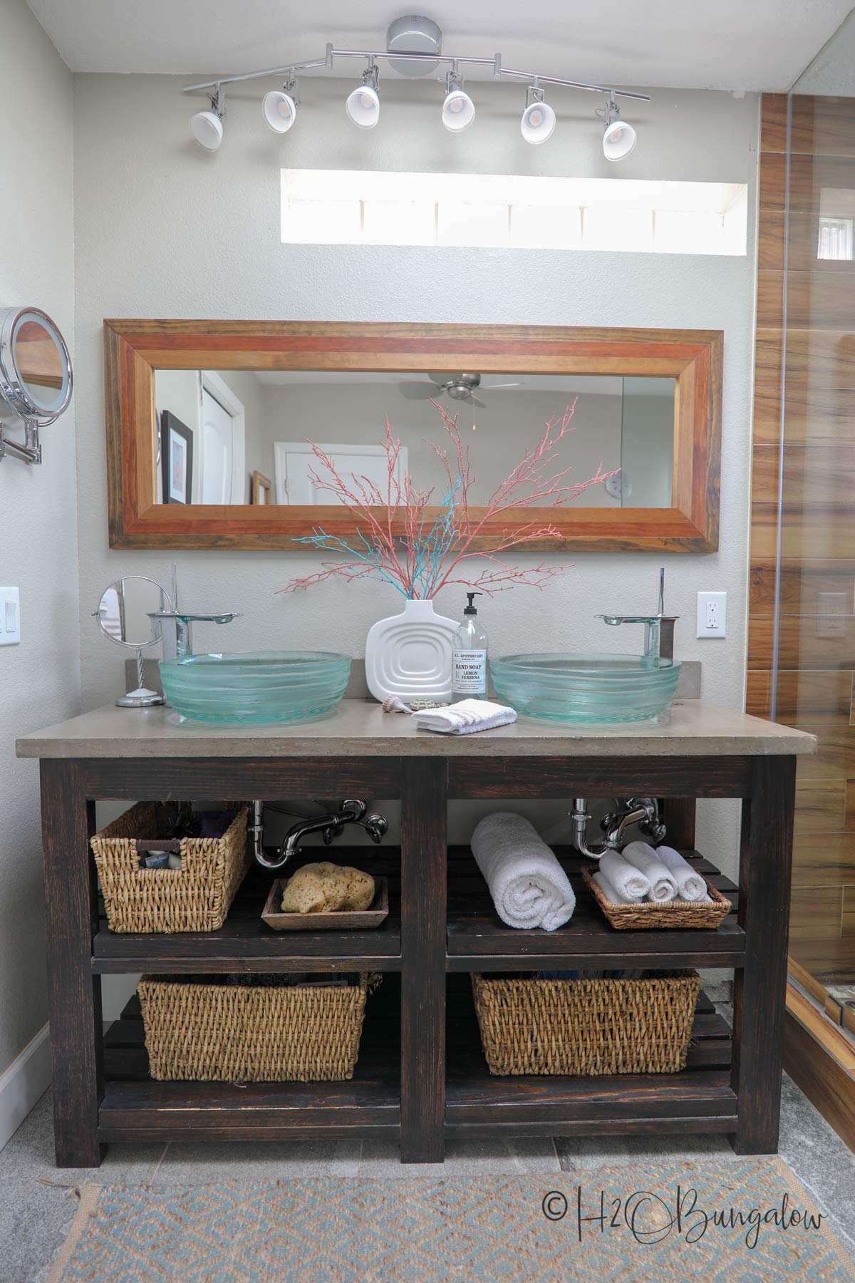 DIY bathroom vanity with open shelves. Find lots more shelving ideas in this post #shelving ideas 