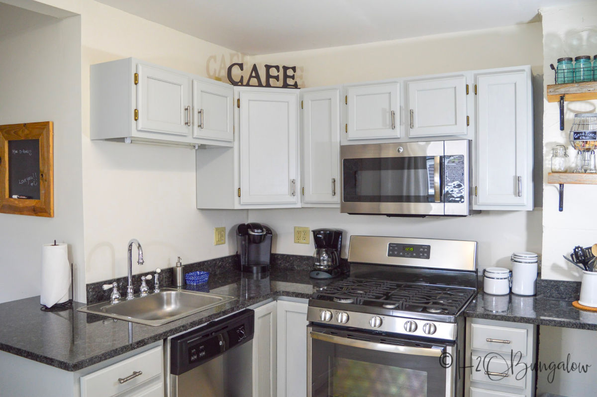 kitchen before tile backspalsh