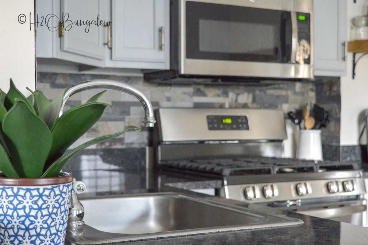 peel and stick stone tile backsplash with tutorial