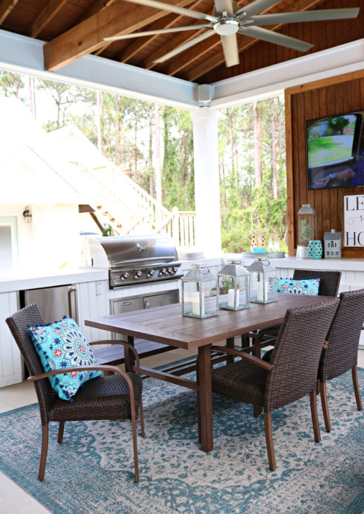 outdoor dining rooms